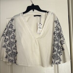 Zara White and Black Flutter Sleeve Crop Blouse